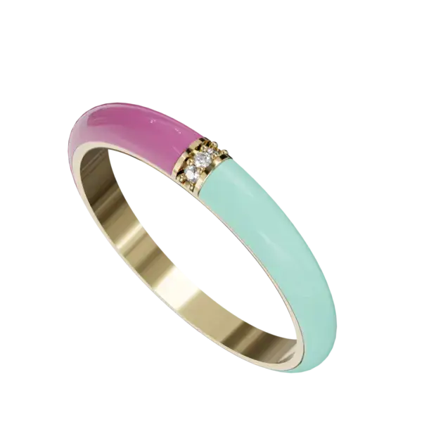 The green diamond's unique color symbolizes renewal and harmony, making this ring not just a beautiful accessory but also a meaningful piece that resonates with nature’s beauty. Its enchanting sparkle, combined with the classic gold setting, creates a harmonious balance that is perfect for any occasion, from intimate gatherings to grand celebrations.